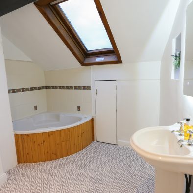 Group Accommodation Yorkshire Dales - Dale House Kettlewell - Top bathroom