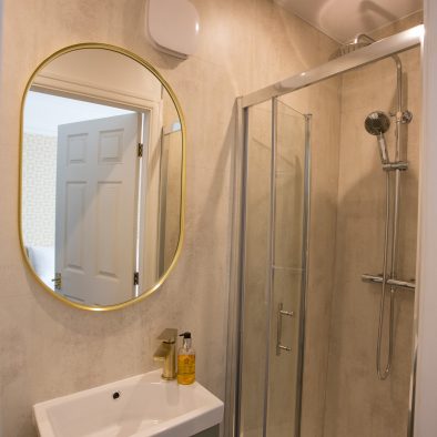 Dale House Kettlewell Bedroom 6 ensuite shower room